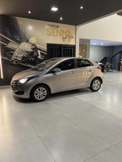 HYUNDAI HB 20 Hatch 1.6 16V 4P FLEX COMFORT PLUS AUTOM�TICO, Foto 16