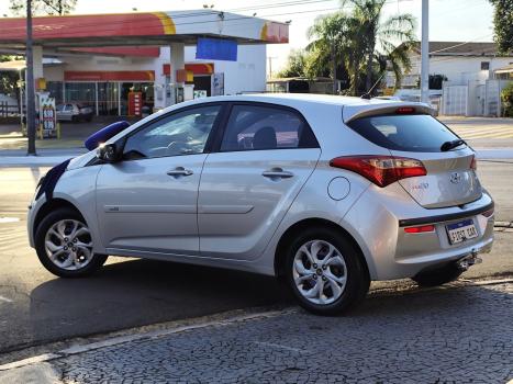 HYUNDAI HB 20 Hatch 1.6 16V 4P FLEX COMFORT PLUS AUTOM�TICO, Foto 6