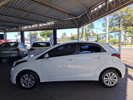 HYUNDAI HB 20 Hatch 1.6 16V 4P FLEX COMFORT PLUS, Foto 4