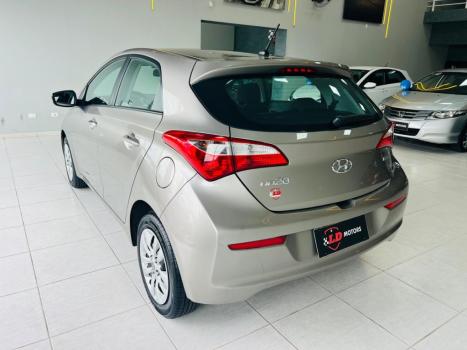 HYUNDAI HB 20 Hatch 1.6 16V 4P FLEX COMFORT PLUS AUTOM�TICO, Foto 7