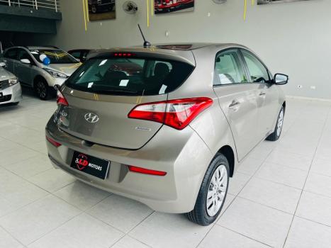 HYUNDAI HB 20 Hatch 1.6 16V 4P FLEX COMFORT PLUS AUTOM�TICO, Foto 9