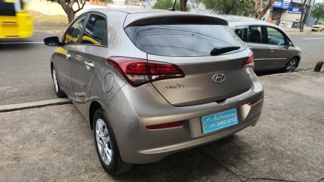 HYUNDAI HB 20 Hatch 1.6 16V 4P FLEX COMFORT PLUS, Foto 4