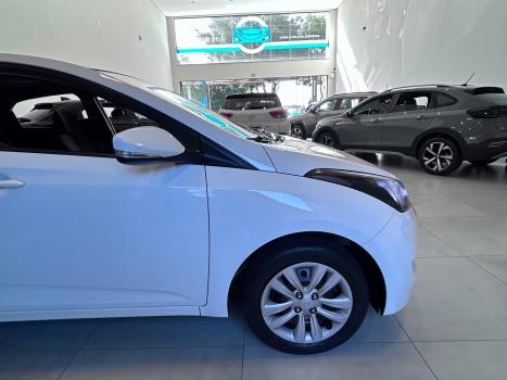 HYUNDAI HB 20 Hatch 1.6 16V 4P FLEX COMFORT PLUS AUTOM�TICO, Foto 6