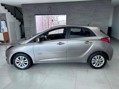 HYUNDAI HB 20 Hatch 1.6 16V 4P FLEX COMFORT PLUS AUTOM�TICO, Foto 3