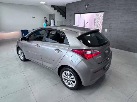 HYUNDAI HB 20 Hatch 1.6 16V 4P FLEX COMFORT PLUS AUTOM�TICO, Foto 4