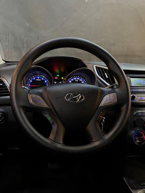 HYUNDAI HB 20 Hatch 1.6 16V 4P FLEX COMFORT PLUS AUTOM�TICO, Foto 13