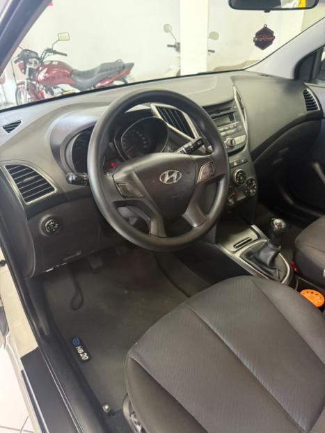 HYUNDAI HB 20 Hatch 1.6 16V 4P FLEX COMFORT PREMIUM, Foto 4