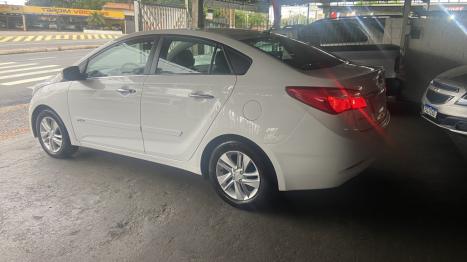 HYUNDAI HB 20 Sedan 1.6 16V 4P FLEX PREMIUM AUTOM�TICO, Foto 3