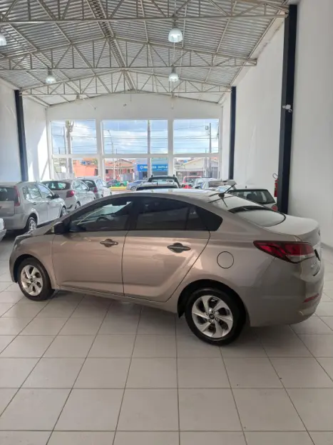 HYUNDAI HB 20 Sedan 1.6 16V 4P FLEX COMFORT PLUS AUTOMTICO, Foto 10