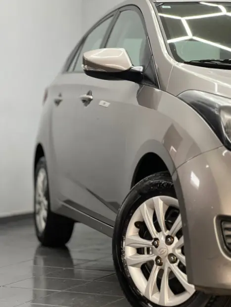 HYUNDAI HB 20 Sedan 1.6 16V 4P FLEX COMFORT AUTOM�TICO, Foto 13