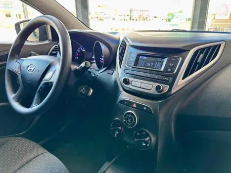 HYUNDAI HB 20 Sedan 1.0 12V 4P FLEX COMFORT PLUS, Foto 9