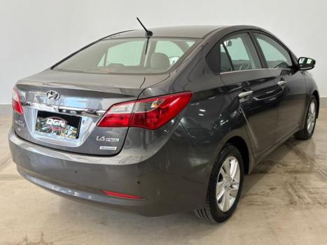 HYUNDAI HB 20 Sedan 1.6 16V 4P FLEX PREMIUM AUTOM�TICO, Foto 3