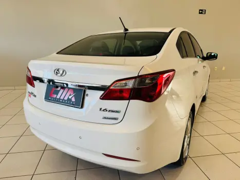HYUNDAI HB 20 Sedan 1.6 16V 4P FLEX PREMIUM AUTOM�TICO, Foto 5