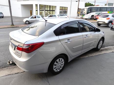 HYUNDAI HB 20 Sedan 1.6 16V 4P FLEX COMFORT PLUS AUTOM�TICO, Foto 4