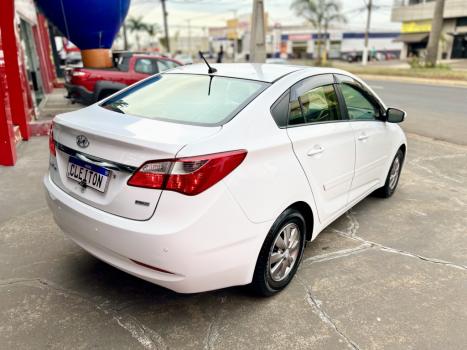 HYUNDAI HB 20 Sedan 1.0 12V 4P FLEX COMFORT STYLE, Foto 4