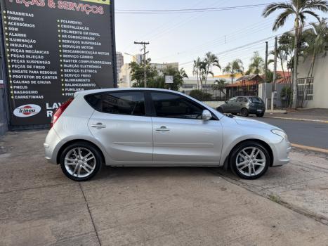 HYUNDAI I30 2.0 16V 4P, Foto 2