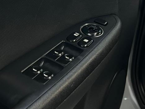 HYUNDAI I30 2.0 16V 4P AUTOM�TICO, Foto 9