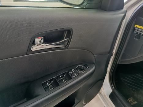 HYUNDAI I30 2.0 16V 4P AUTOM�TICO, Foto 16