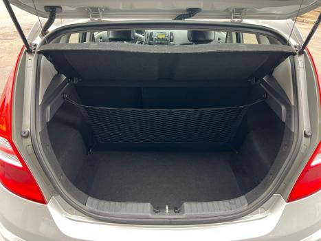 HYUNDAI I30 2.0 16V 4P, Foto 10