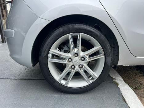 HYUNDAI I30 2.0 16V 4P, Foto 11