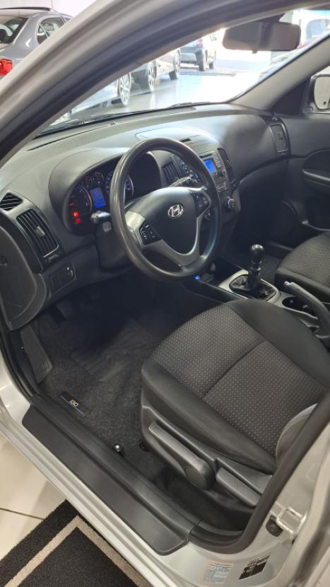HYUNDAI I30 2.0 16V 4P, Foto 8