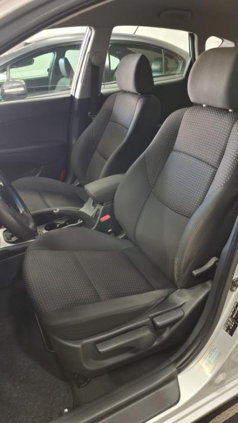 HYUNDAI I30 2.0 16V 4P, Foto 9