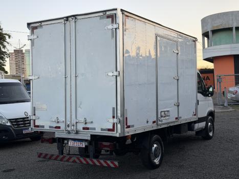 IVECO Daily 3.0 16V 35-S14 TURBO DIESEL INTERCOOLER CHASSI CABINE, Foto 2