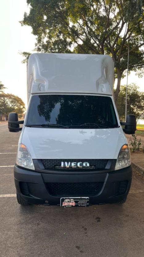 IVECO Daily 3.0 16V 35-14 TURBO DIESEL INTERCOOLER CHASSI CABINE, Foto 2