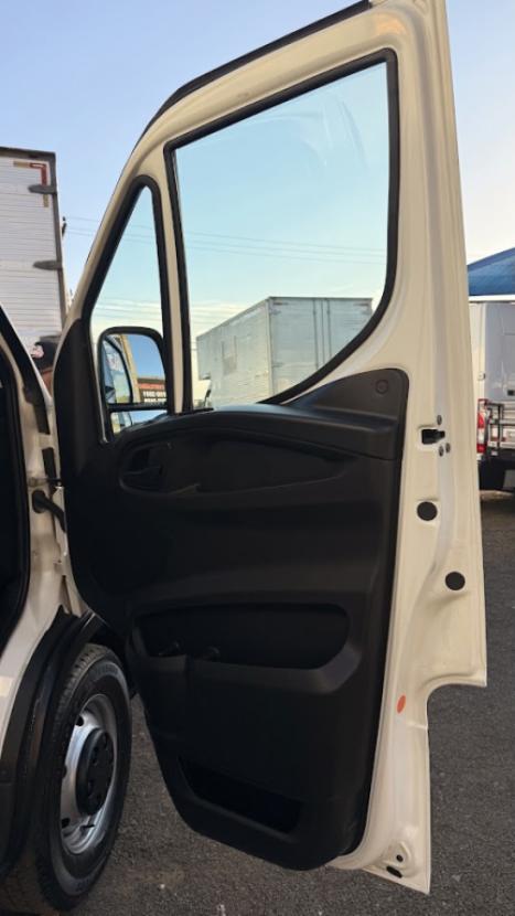 IVECO Daily 3.0 16V 35-150 TURBO DIESEL CABINE SIMPLES DIESEL, Foto 2