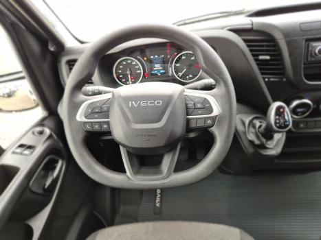 IVECO Daily 35-180 CABINE SIMPLES NO CHASSI AUTOM�TICO, Foto 4