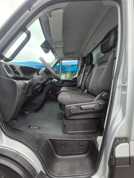 IVECO Daily 35-180 CABINE SIMPLES NO CHASSI AUTOM�TICO, Foto 18