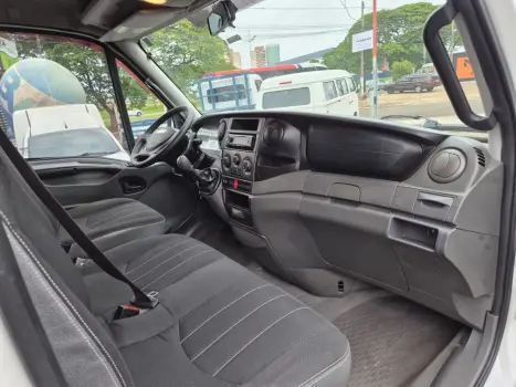 IVECO Daily 35S14 DIESEL CHASSI CABINE TURBO INTERCOOLER, Foto 13