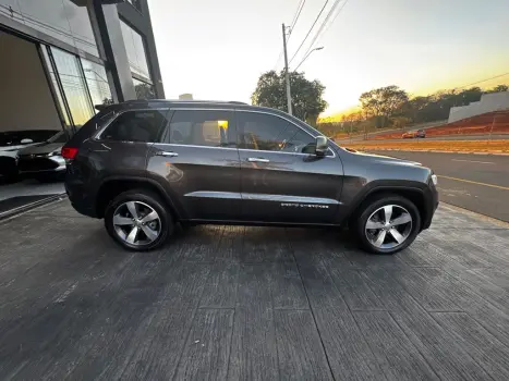 JEEP Cherokee 3.2 4P V6 24V 4X4 LIMITED AUTOMÁTICO, Foto 12 JEEP Cherokee 3.2 4P V6 24V 4X4 LIMITED AUTOMÁTICO, Foto 12