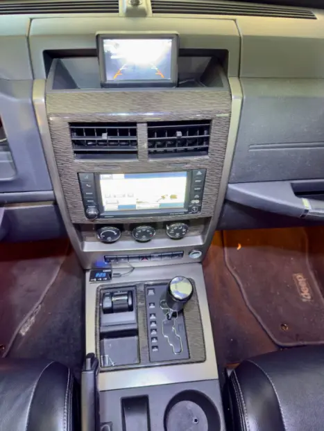 JEEP Cherokee 3.7 V6 12V 4P 4X4 LIMITED AUTOMTICO, Foto 8