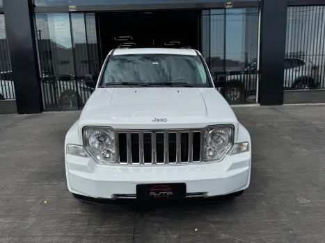 JEEP Cherokee 3.7 V6 12V 4P 4X4 LIMITED AUTOMÁTICO, Foto 1 JEEP Cherokee 3.7 V6 12V 4P 4X4 LIMITED AUTOMÁTICO, Foto 1