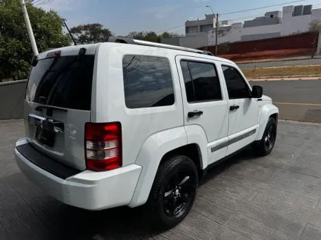JEEP Cherokee 3.7 V6 12V 4P 4X4 LIMITED AUTOMÁTICO, Foto 8 JEEP Cherokee 3.7 V6 12V 4P 4X4 LIMITED AUTOMÁTICO, Foto 8