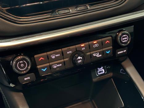 JEEP Commander 1.3 16V 4P FLEX T270 LONGITUDE TURBO AUTOM�TICO AT6, Foto 18