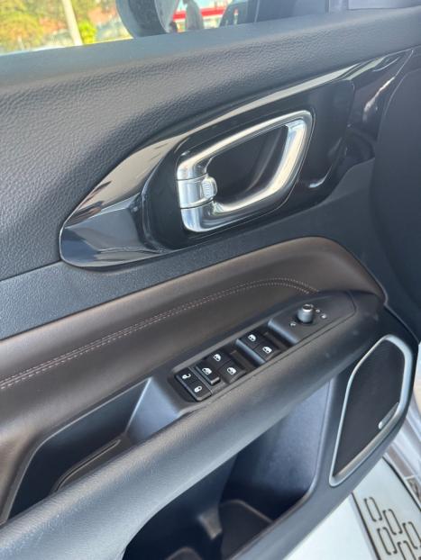 JEEP Commander 2.0 16V 4P TD380 OVERLAND TURBO DIESEL AUTOMÁTICO, Foto 15 JEEP Commander 2.0 16V 4P TD380 OVERLAND TURBO DIESEL AUTOMÁTICO, Foto 15