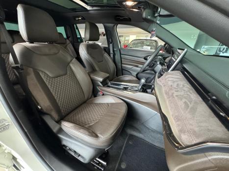 JEEP Commander 2.0 16V 4P TD380 OVERLAND 4X4 TURBO DIESEL AUTOM�TICO AT9, Foto 12