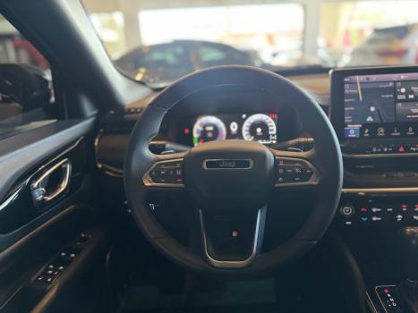 JEEP Commander 2.0 16V 4P TD380 OVERLAND 4X4 TURBO DIESEL AUTOM�TICO AT9, Foto 11