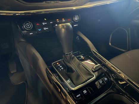 JEEP Commander 2.0 16V 4P TD380 OVERLAND 4X4 TURBO DIESEL AUTOM�TICO AT9, Foto 15