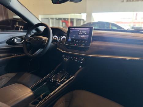 JEEP Commander 2.0 16V 4P TD380 OVERLAND 4X4 TURBO DIESEL AUTOM�TICO AT9, Foto 19