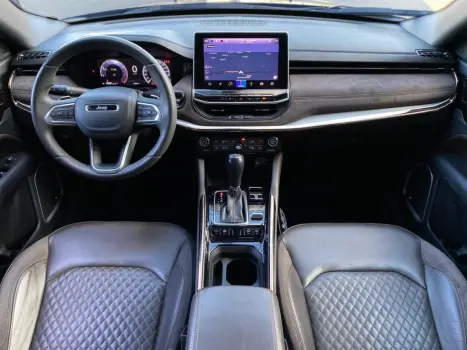 JEEP Commander 2.0 16V 4P TD380 OVERLAND 4X4 TURBO DIESEL AUTOM�TICO AT9, Foto 13