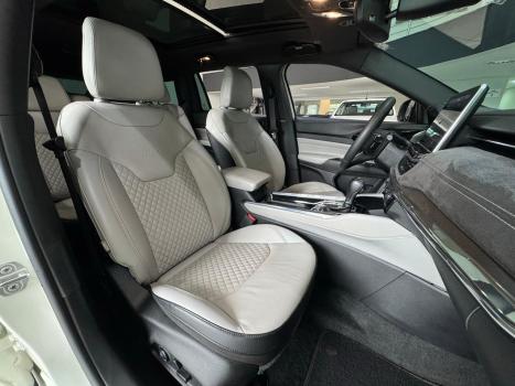 JEEP Commander 2.0 16V 4P TD380 OVERLAND 4X4 TURBO DIESEL AUTOM�TICO AT9, Foto 8