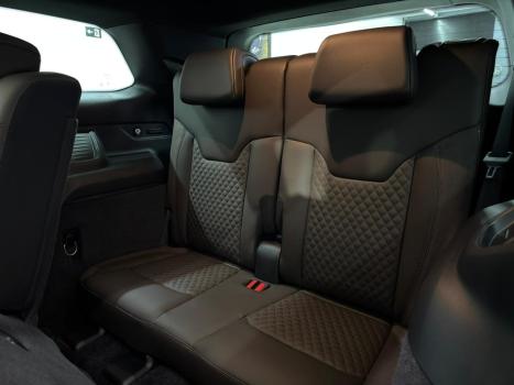 JEEP Commander 2.0 16V 4P TD380 OVERLAND 4X4 TURBO DIESEL AUTOM�TICO AT9, Foto 12