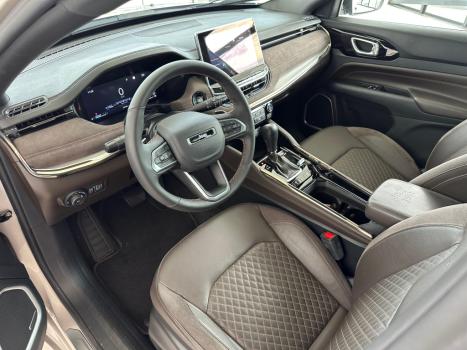 JEEP Commander 2.0 16V 4P TD380 OVERLAND 4X4 TURBO DIESEL AUTOM�TICO AT9, Foto 13