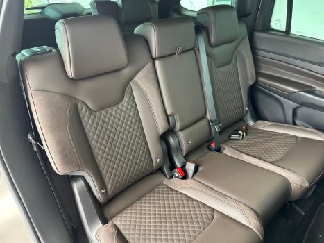 JEEP Commander 2.0 16V 4P TD380 OVERLAND 4X4 TURBO DIESEL AUTOM�TICO AT9, Foto 17