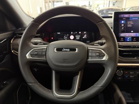 JEEP Commander 2.0 16V 4P TD380 OVERLAND 4X4 TURBO DIESEL AUTOM�TICO AT9, Foto 17