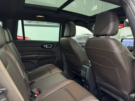 JEEP Commander 2.0 16V 4P TD380 OVERLAND 4X4 TURBO DIESEL AUTOM�TICO AT9, Foto 14