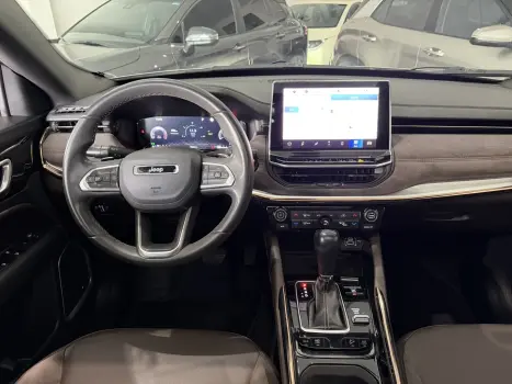 JEEP Commander 2.0 16V 4P TD380 OVERLAND 4X4 TURBO DIESEL AUTOM�TICO AT9, Foto 10